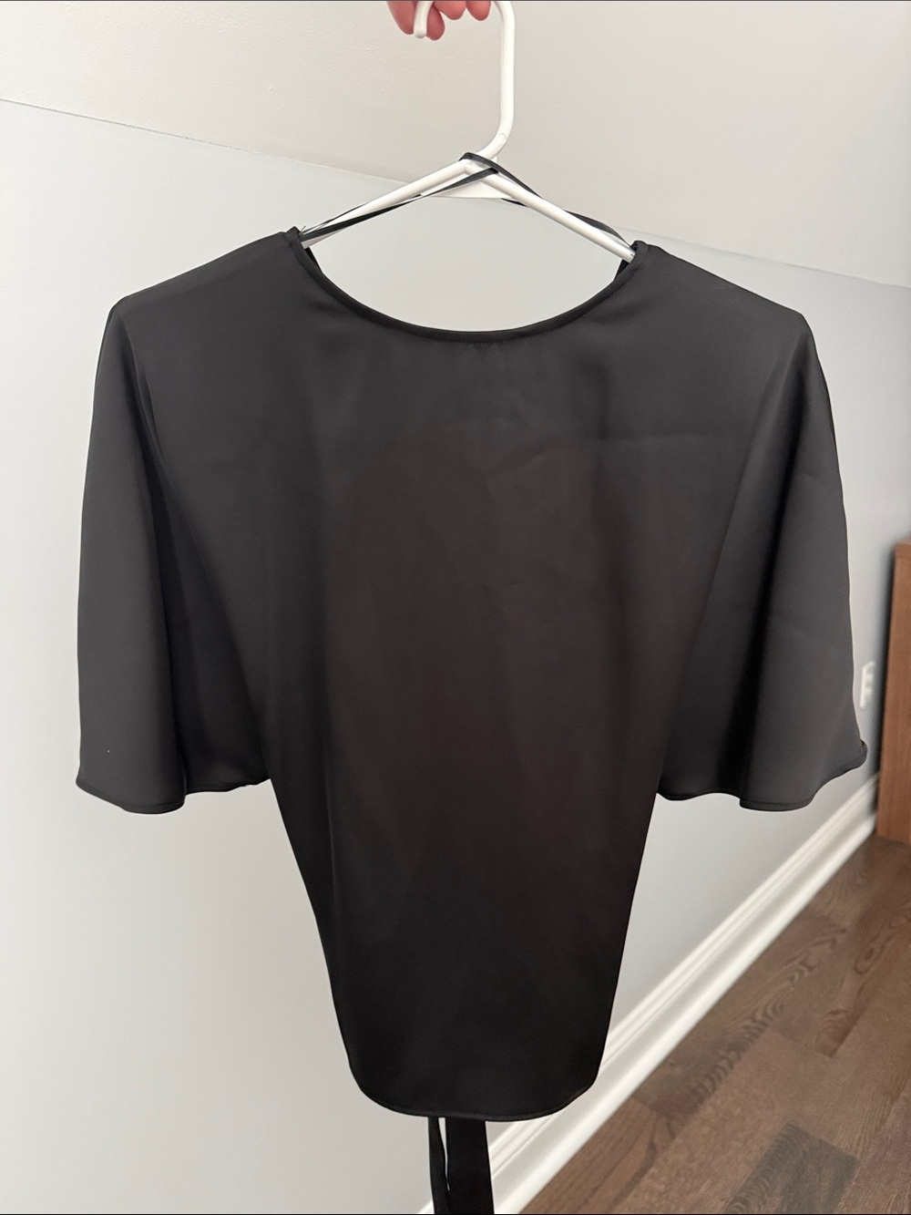 Zara Black Short-Sleeve Tie-Back Blouse